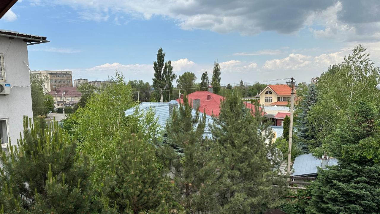 Tian-Shan Hotel Bishkek Exteriör bild